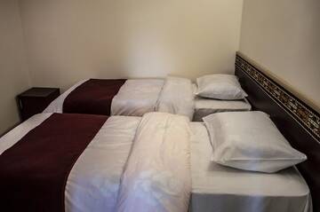 Фото номера Семейный номер с ванной комнатой Гостевой дом Stone Art Guest House &amp; Camping г. Pemzashen 2