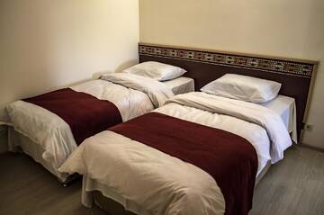 Фото номера Семейный номер с ванной комнатой Гостевой дом Stone Art Guest House &amp; Camping г. Pemzashen 3